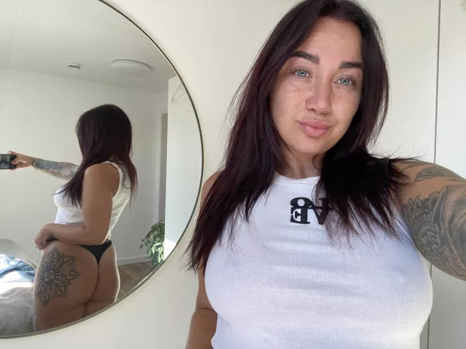 Natural selfie are the best by manliberty