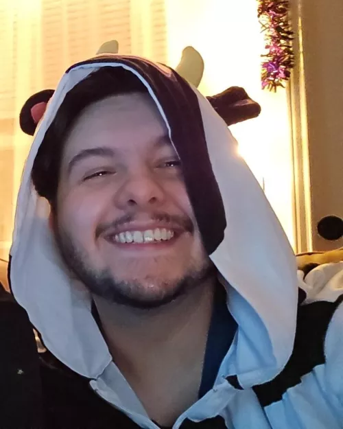 Need friends! I play PC games :) by cosmic_apollo_