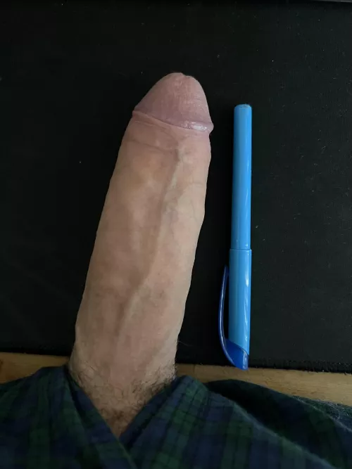 Next to a hi lighter 🤣 by MassiveCommssion96