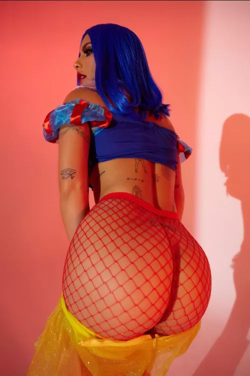 Such a slutty Snow White by keniamusicr