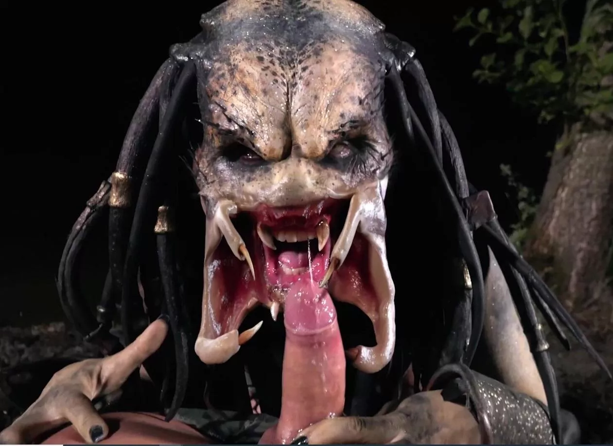 The Predator Sucking Dick [The Predator] by (Leah Gotti) posted by xHow