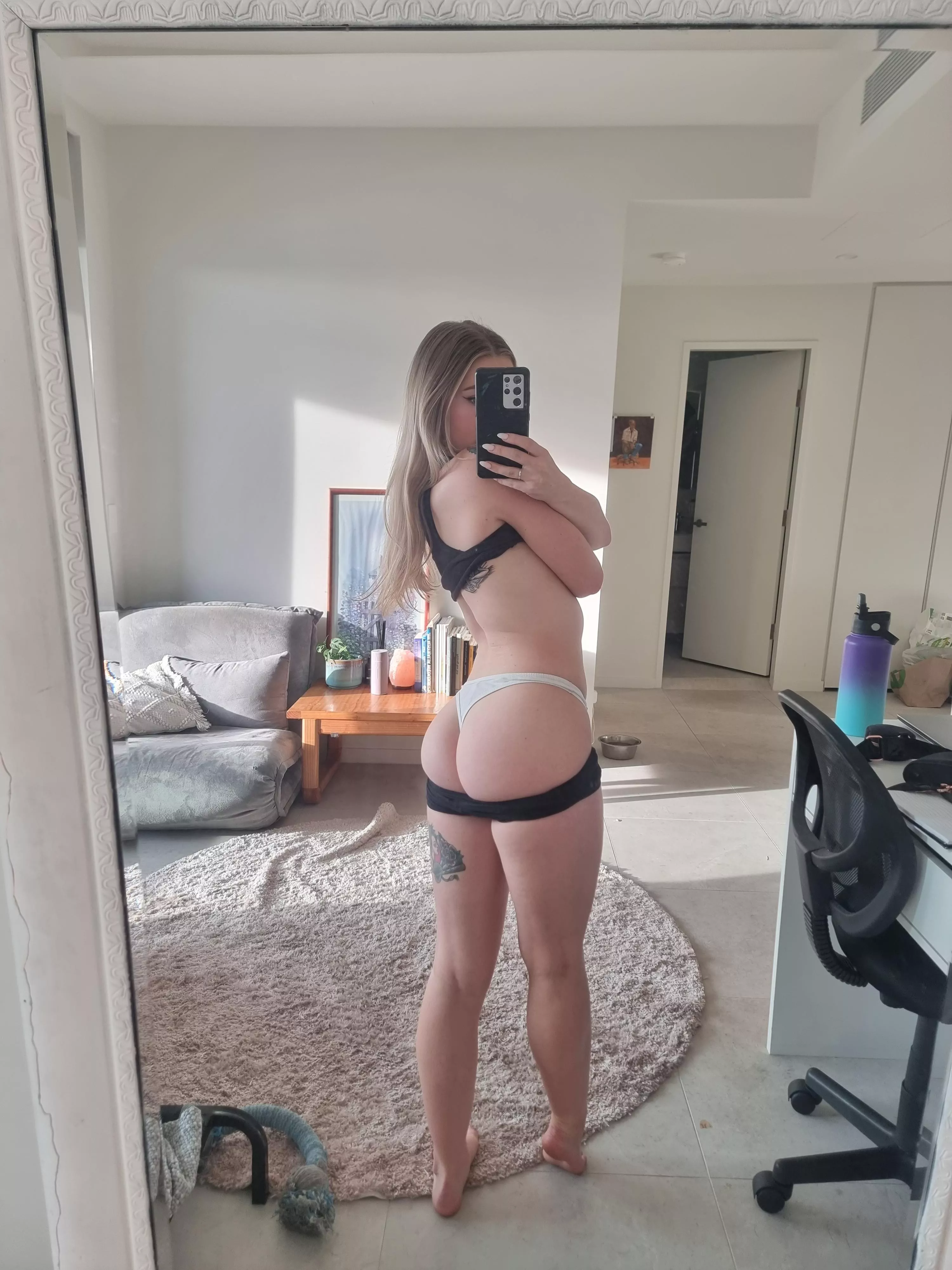 This wedgie is really tightly jammed in my ass crack posted by artslutx