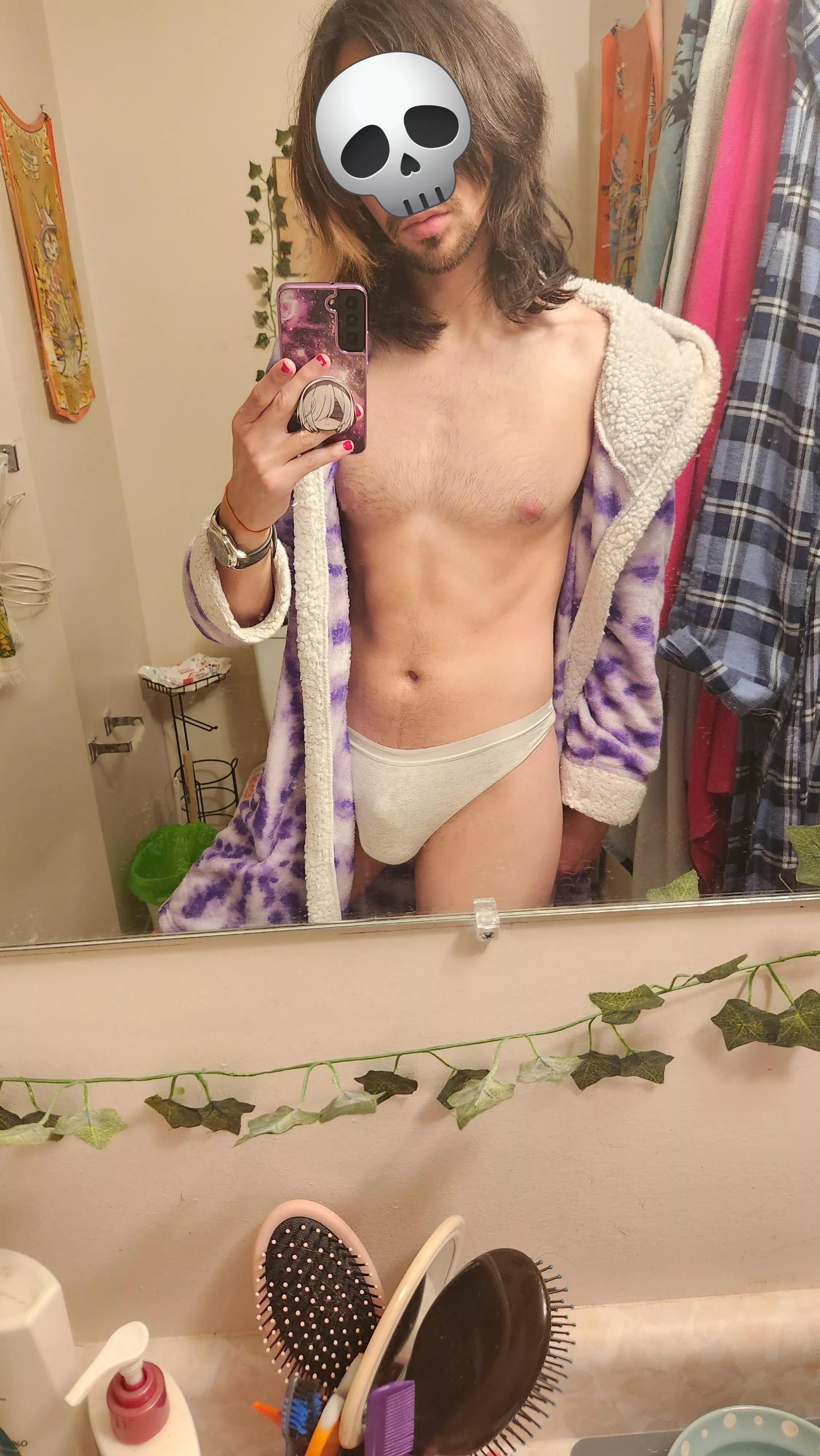 Thongs are the only things I wear. 😈💋 posted by AzValefar