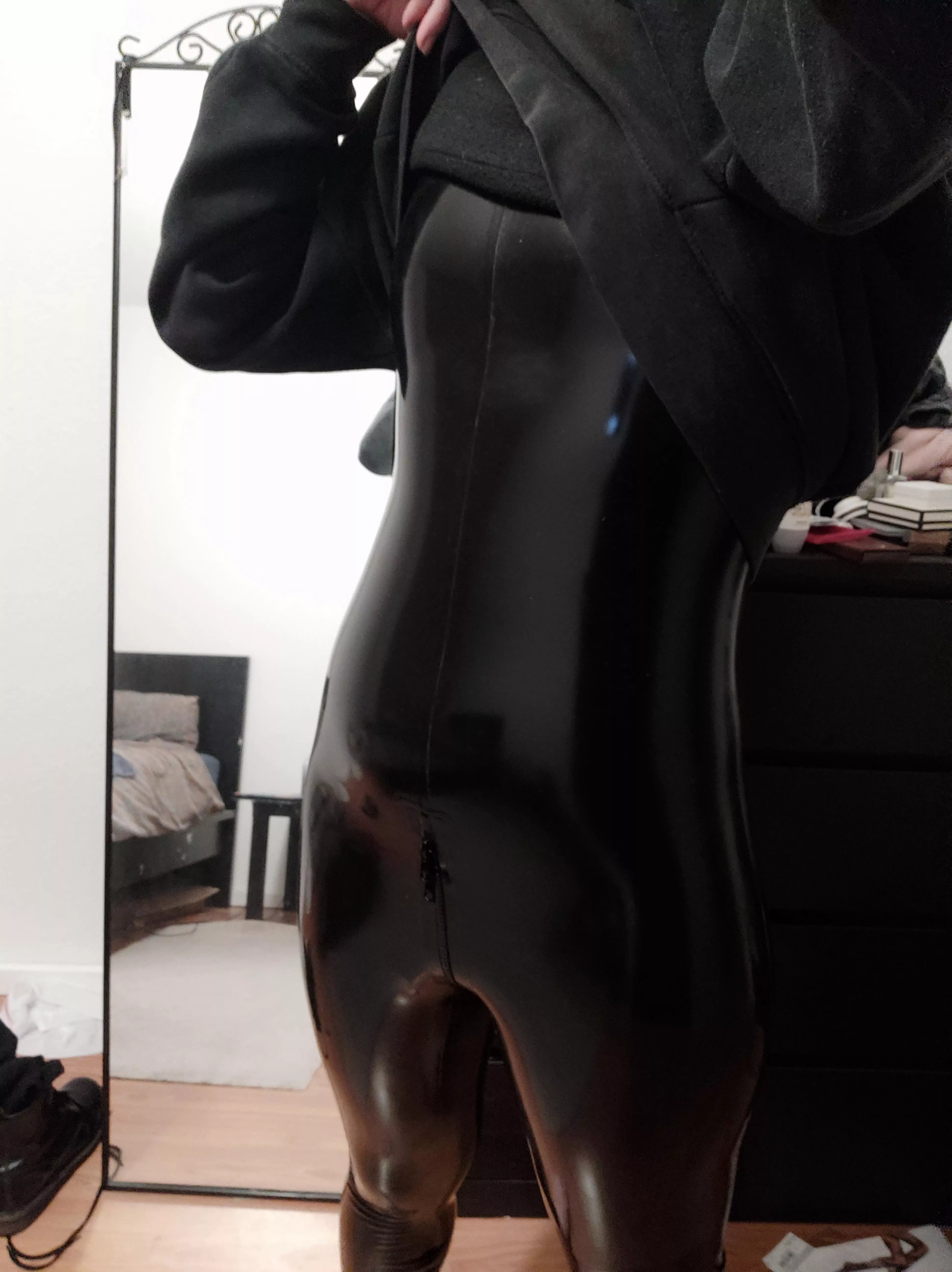 Tomorrow is a holiday, can't wait to spend the whole day in latex~ posted by SophieKouhai