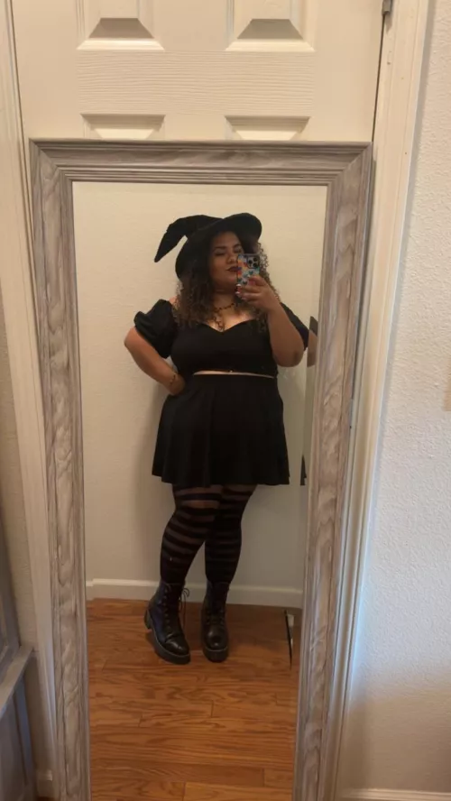 Trick or Treat 👻🎃🔮Smell My Feet, I Got Something You Can Eat 🤪 by bananilla90