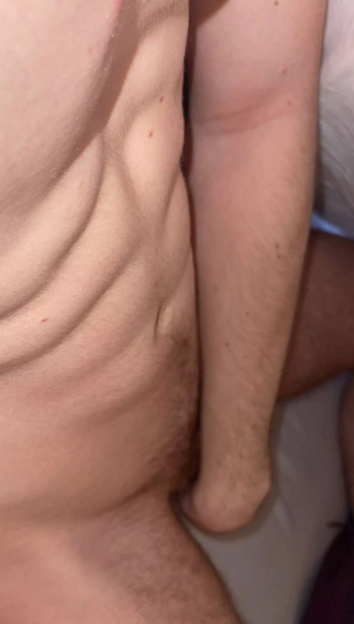 24 I just woke up, anyone wanna show me his muscles? posted by swimboyx99