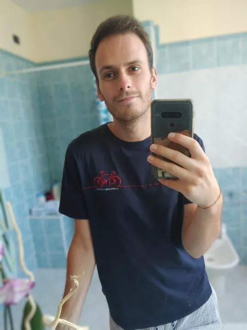 [25] Even though I post quite a lot of NSFW pics, I rarely like my body and find myself truly attractive: internal judgement and body dismorphia suck. But on this subreddit everyone is so kind, I'm always happy to share here :) So, here's a rare pic of by frax_98