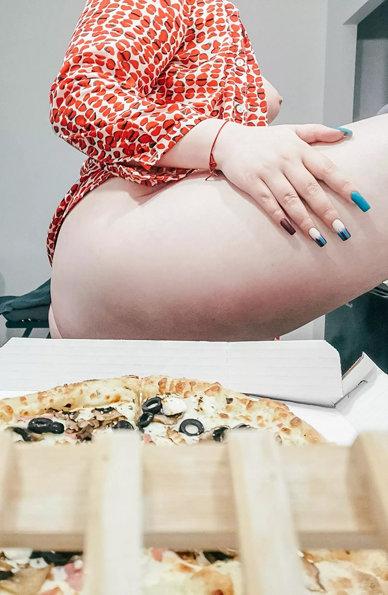 Big ass needs your kisses posted by krystallik