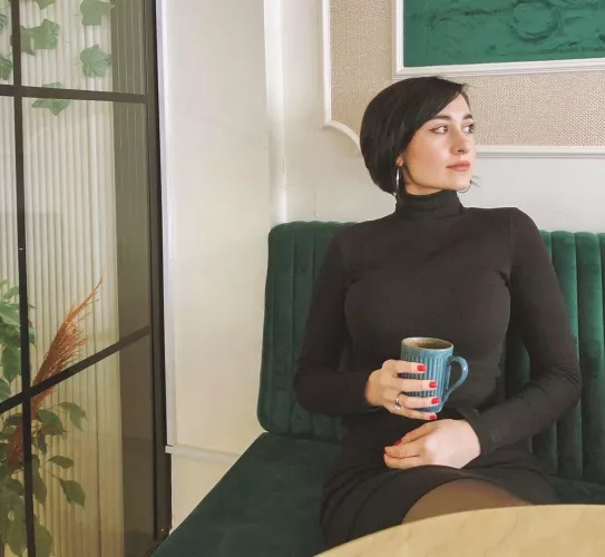 Busty and pretty by hornycelebaddict