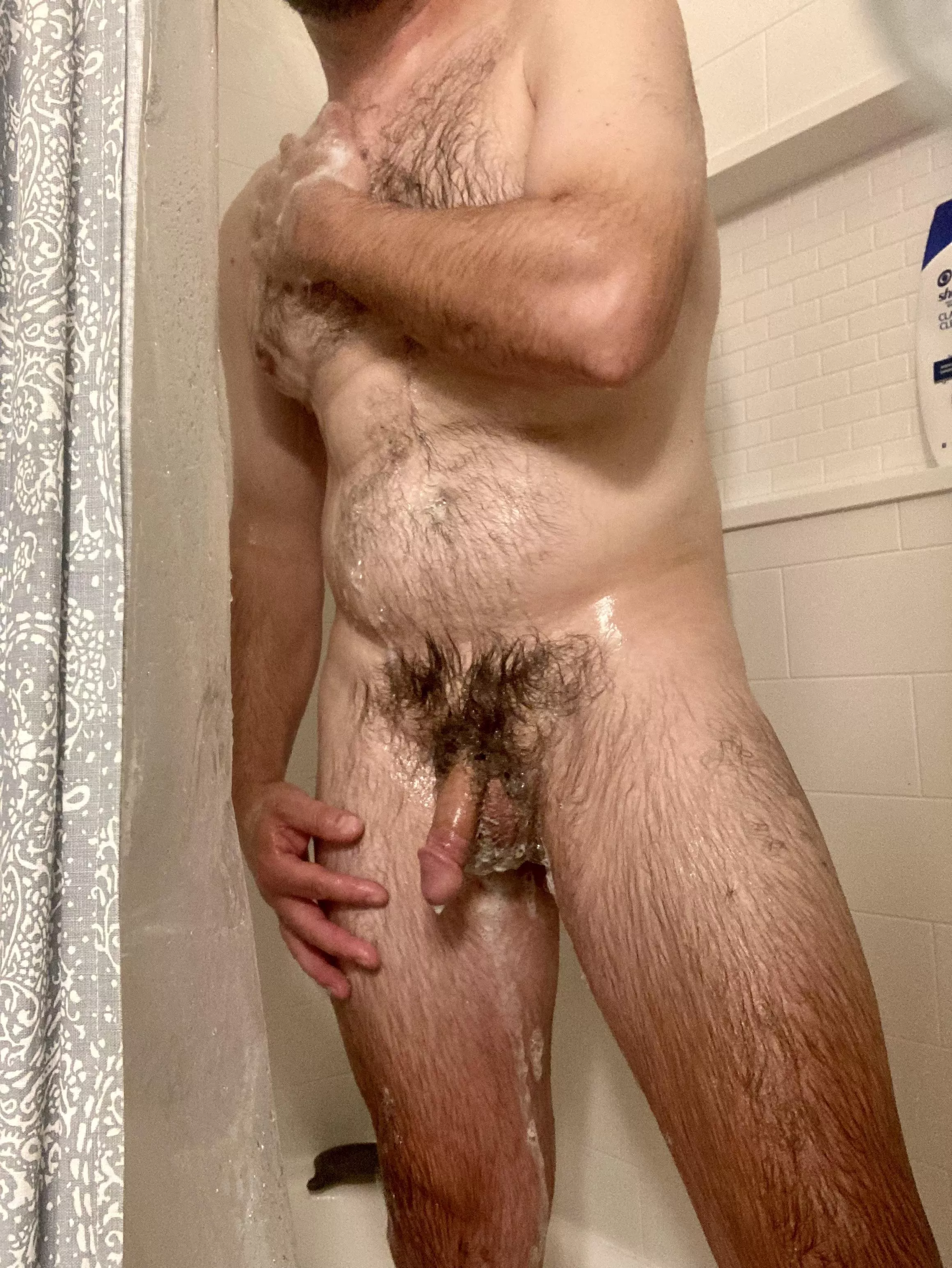 Could you pass me the shampoo? posted by Otto__