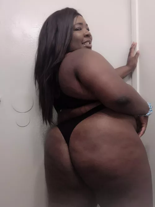 Curvy in all the right places ☺️ by shaylanasty