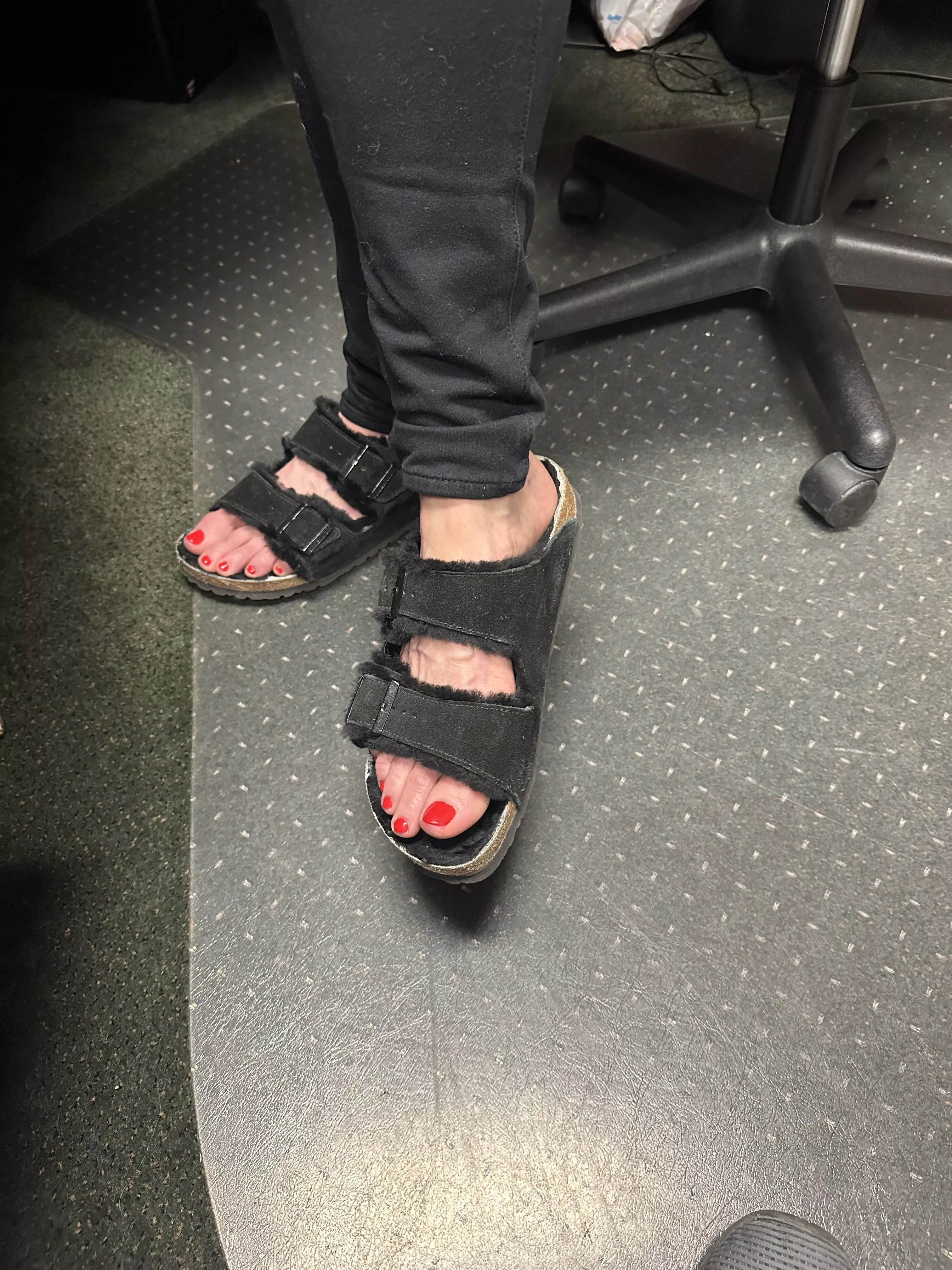 Do you like my fuzzy winter shoes [OC] posted by Sultrystepsation