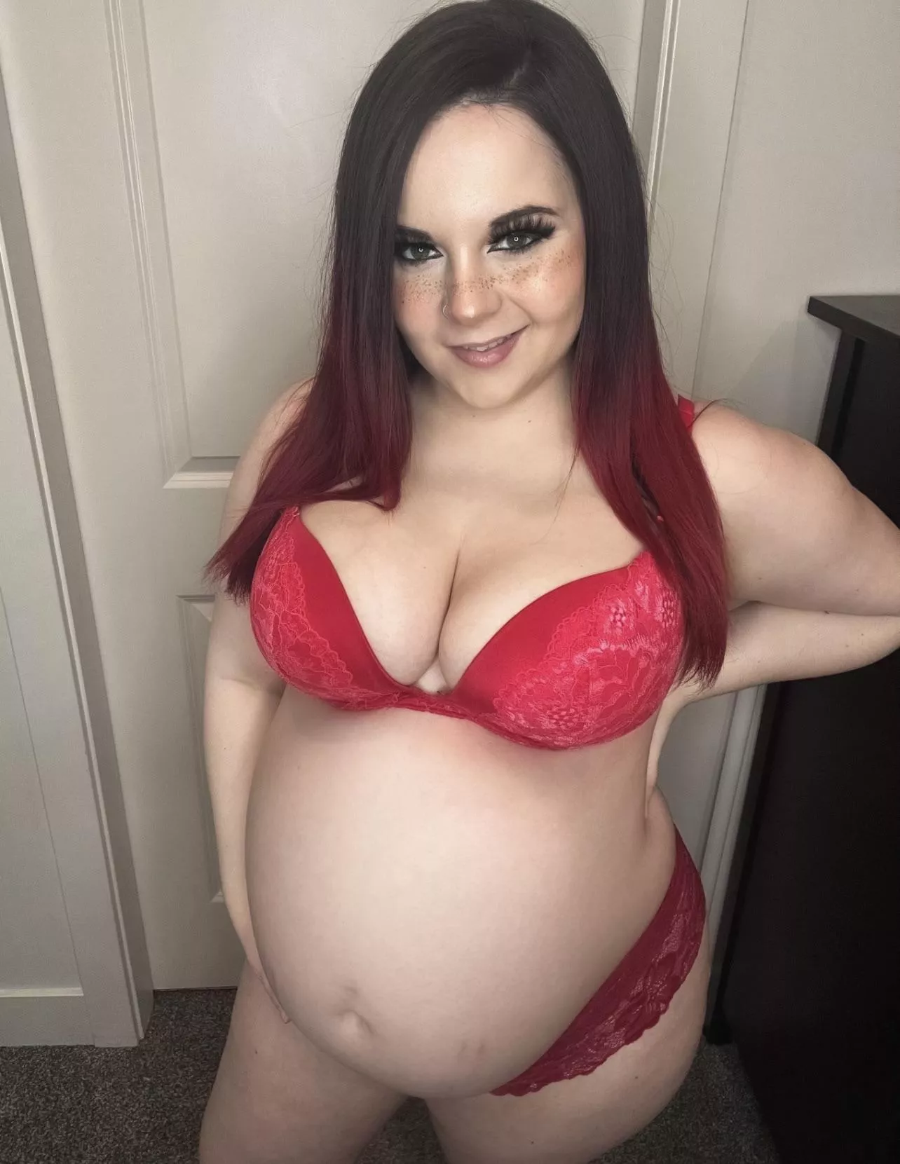 Do you like the shape of my pregnant tummy?? posted by SierraNyx