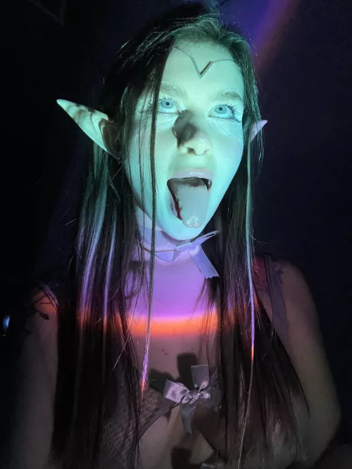 Horny elf girl by nikki_leak