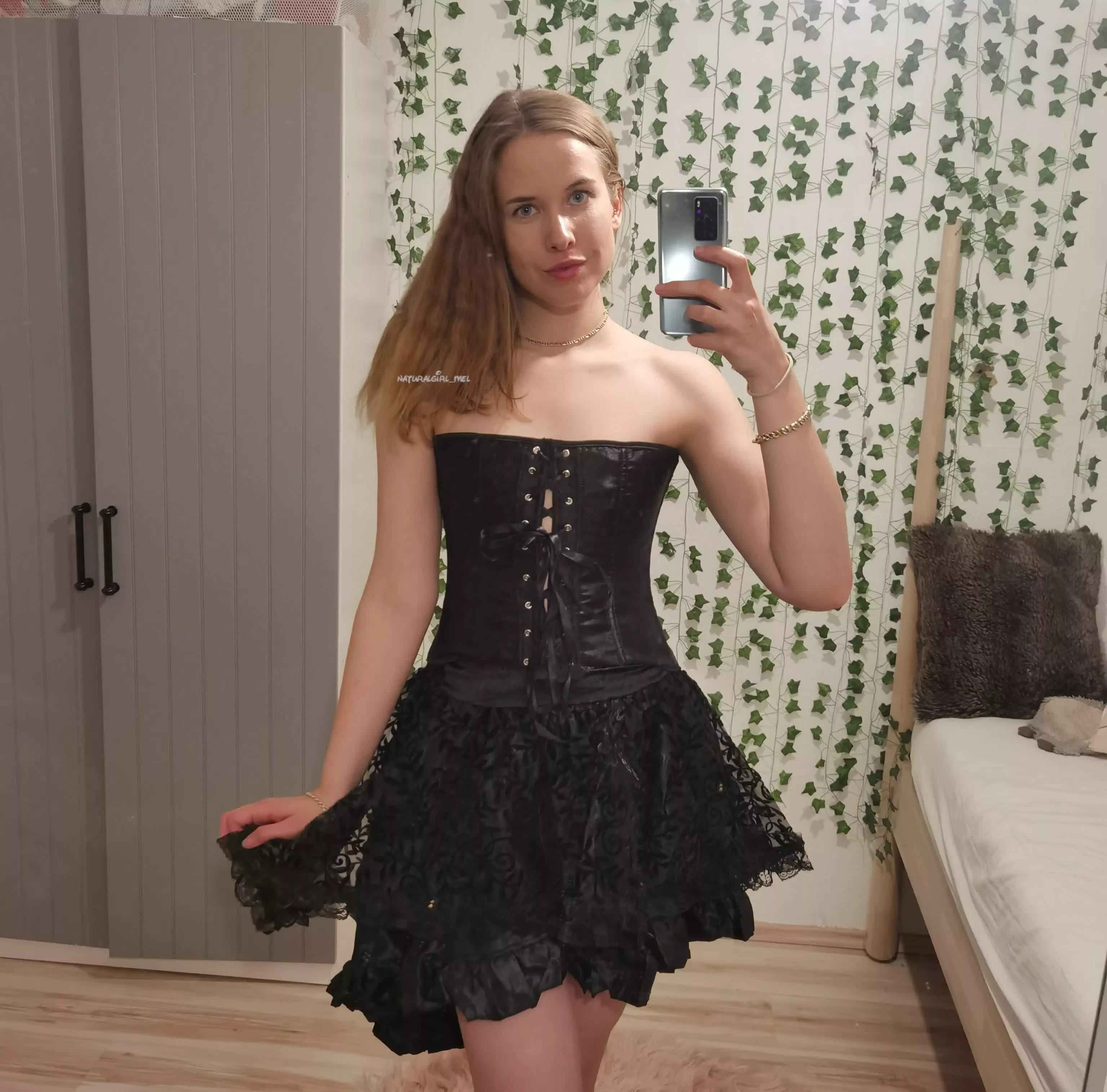 I tried on a goth dress for the first time today [F] posted by naturalgirl_mel