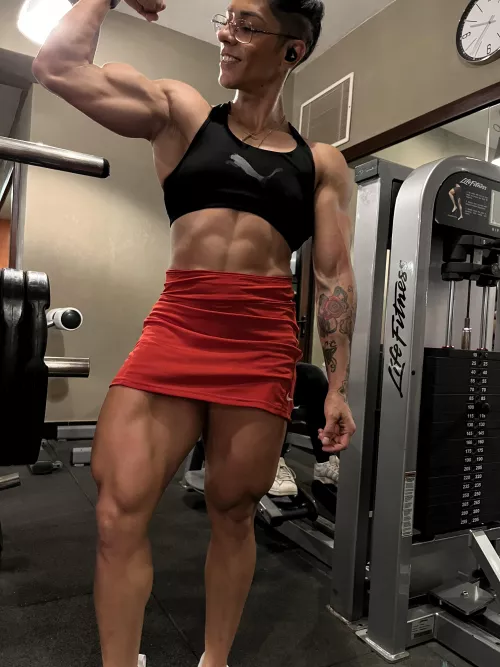 Karla by Elik_fitcouplegirls