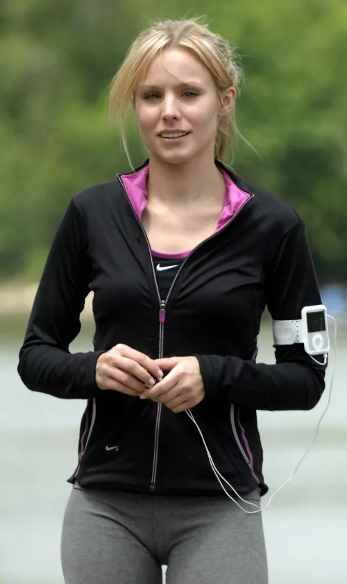 Kristen Bell by CelebMaestro