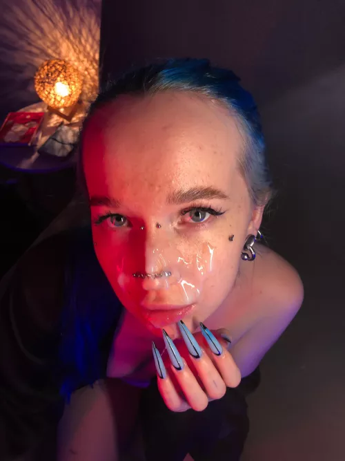 My face is made for cumshots by Scarletty62