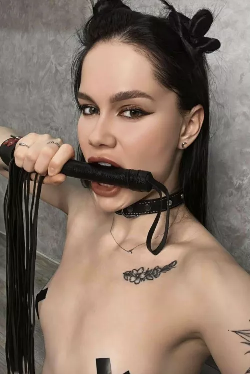 put something in my mouth to keep me quiet by Endurable_Height_