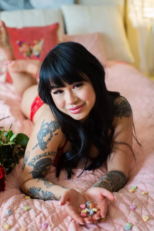 Red is my fave color by Britneyloh