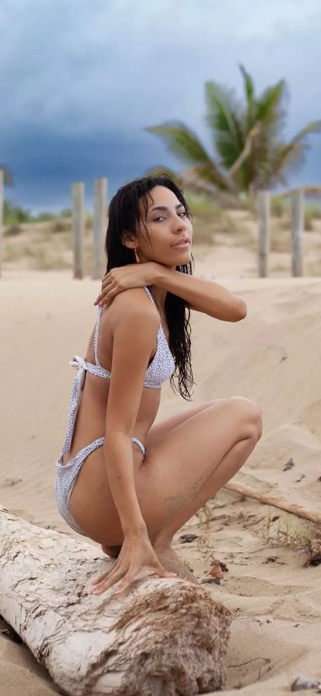 Take me back to the beach posted by AdiarisRivera