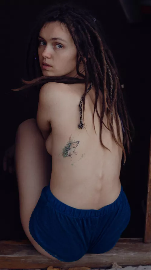 the snail keeps crawling and crawling by forest_nimph