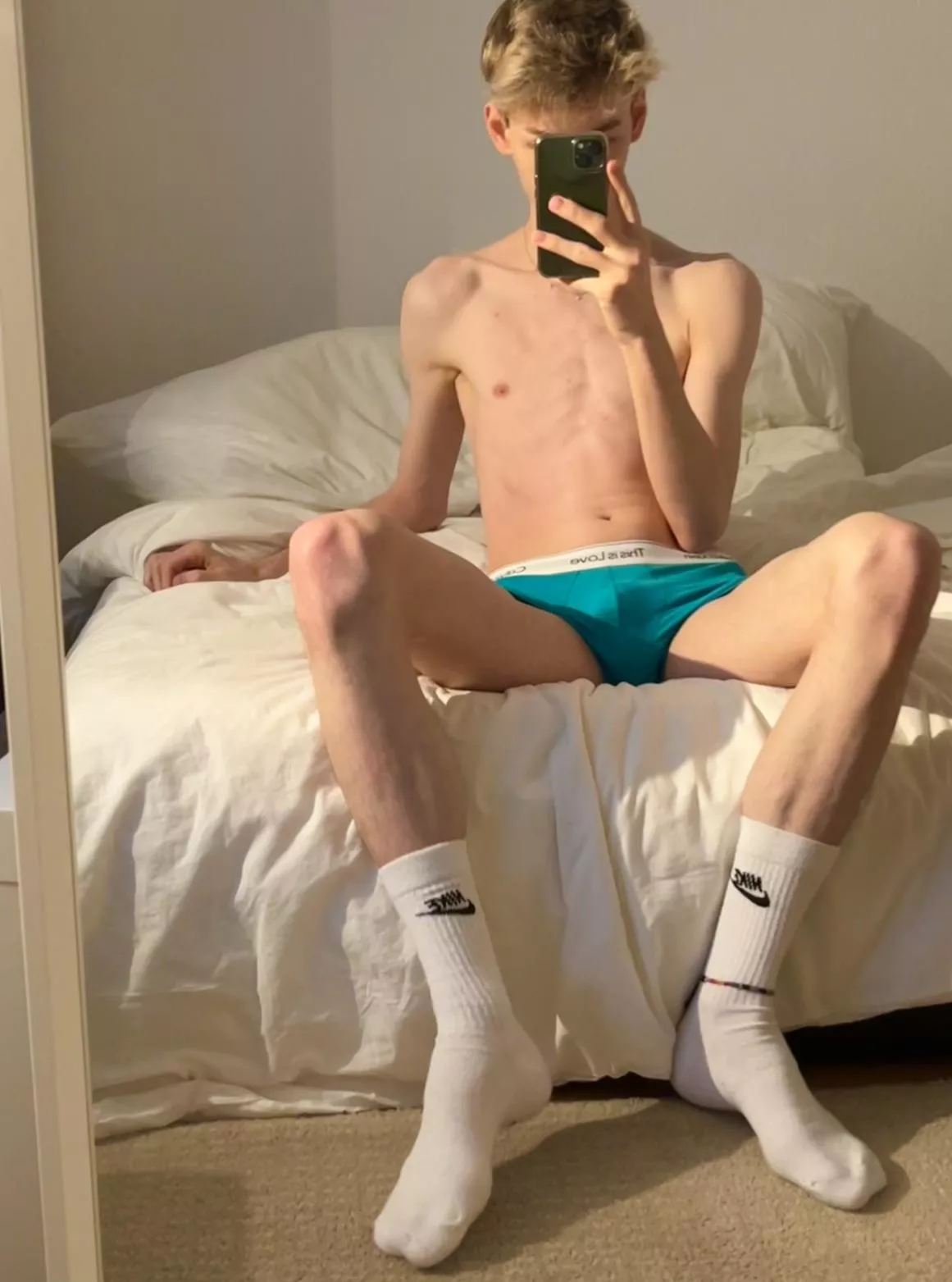 Wanna come over? posted by Tobi17