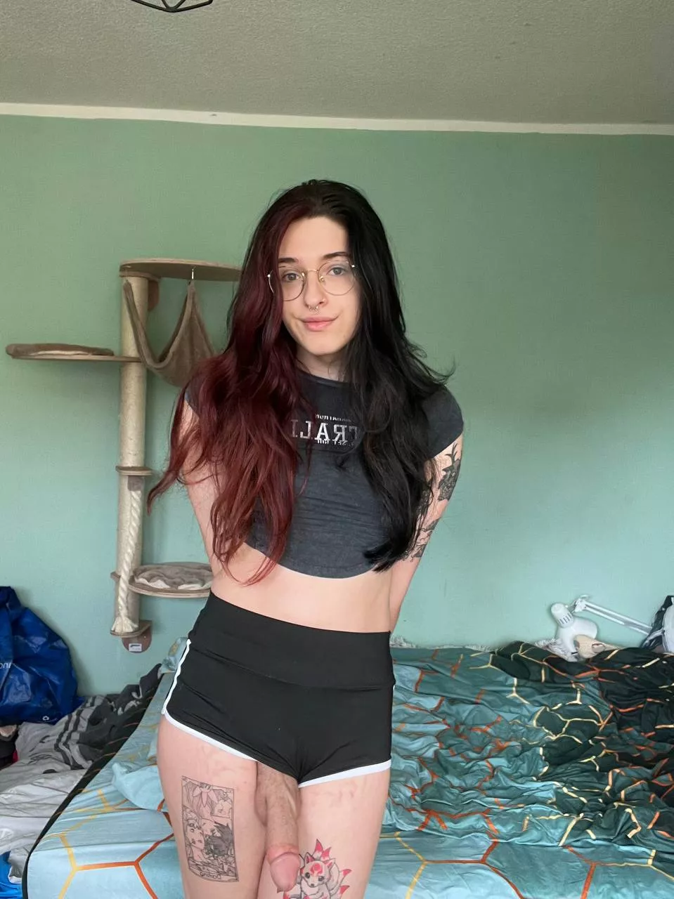 Would you start sucking my girldick if i pulled down my shorts on the first date? 🤭 posted by LenaLevven