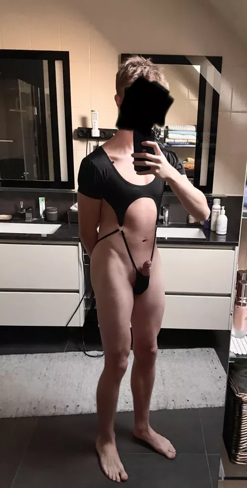 18 full body pic and my small thing by Smooth-Big7948