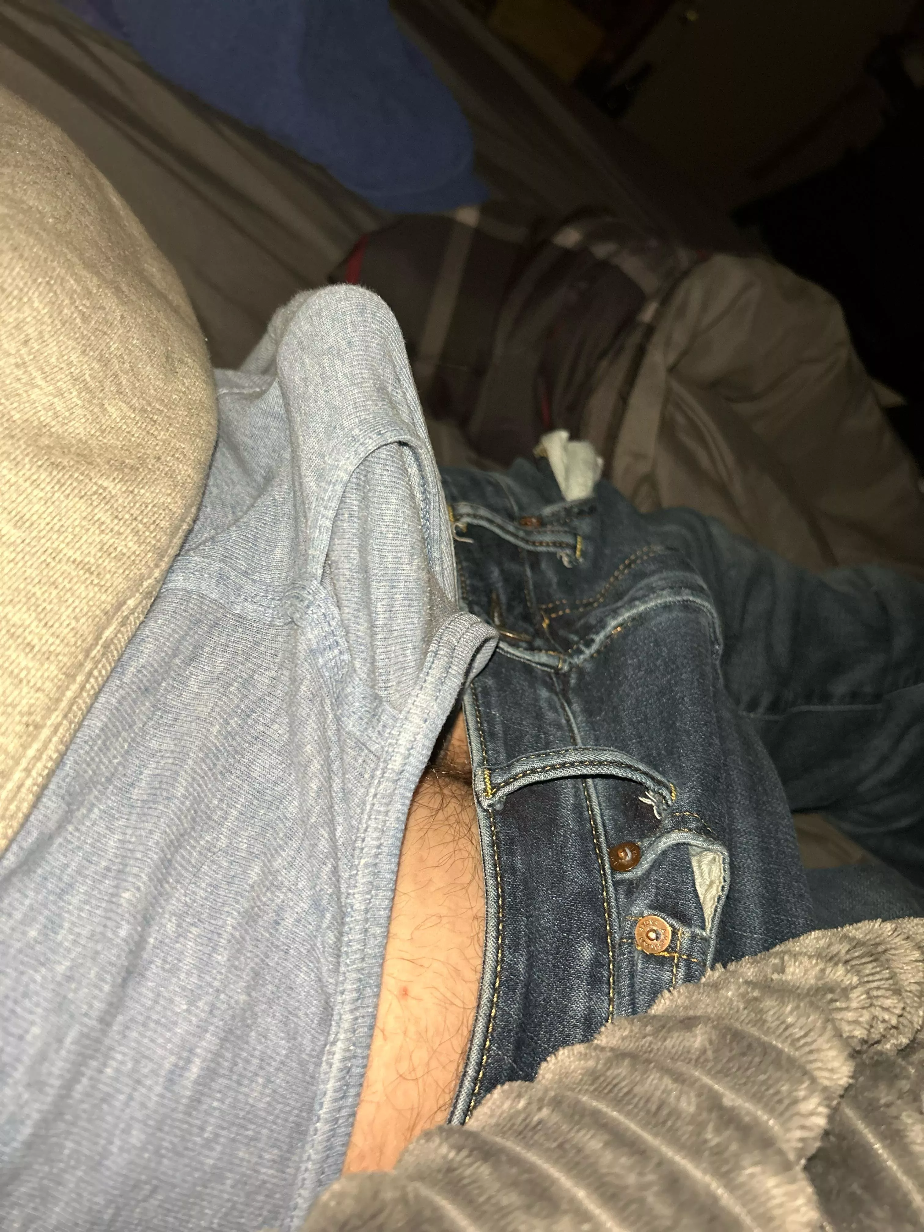 18 year old virgin would love to help someone 😉 posted by Adventurous-Tone7144