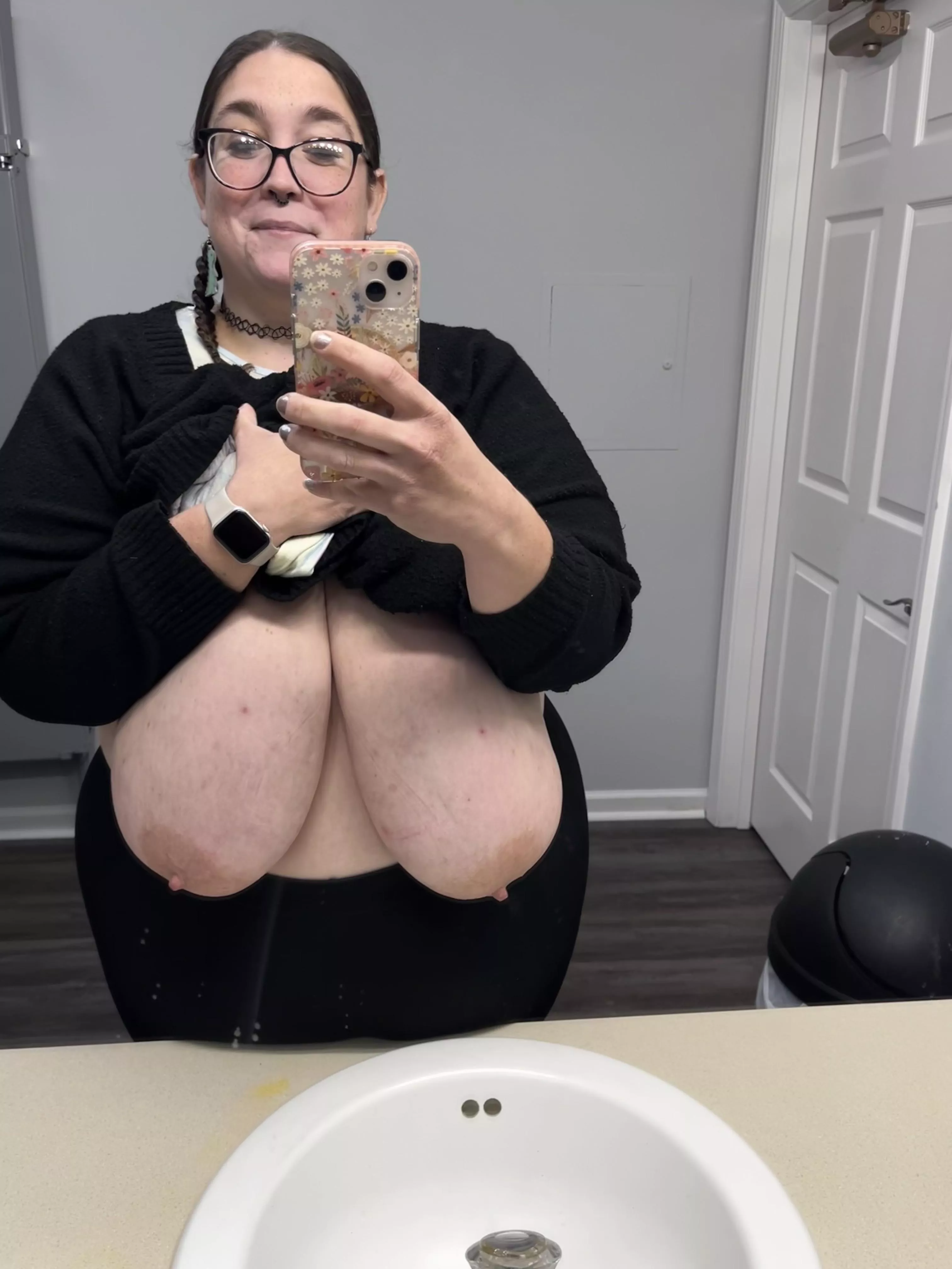 Bend me over the sink and pull my hair daddy posted by _jade_nicole_