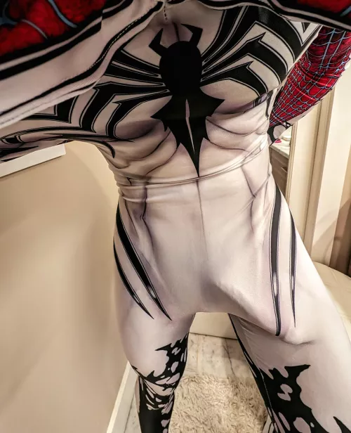 Can you see my web shooter? by ThatBulgeGuy