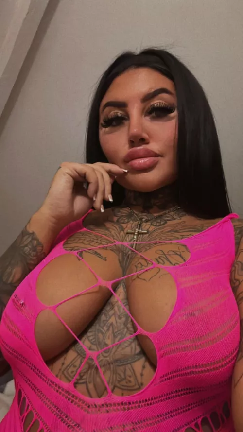 Do I look like a typical Latina ??? by malibluebhabie