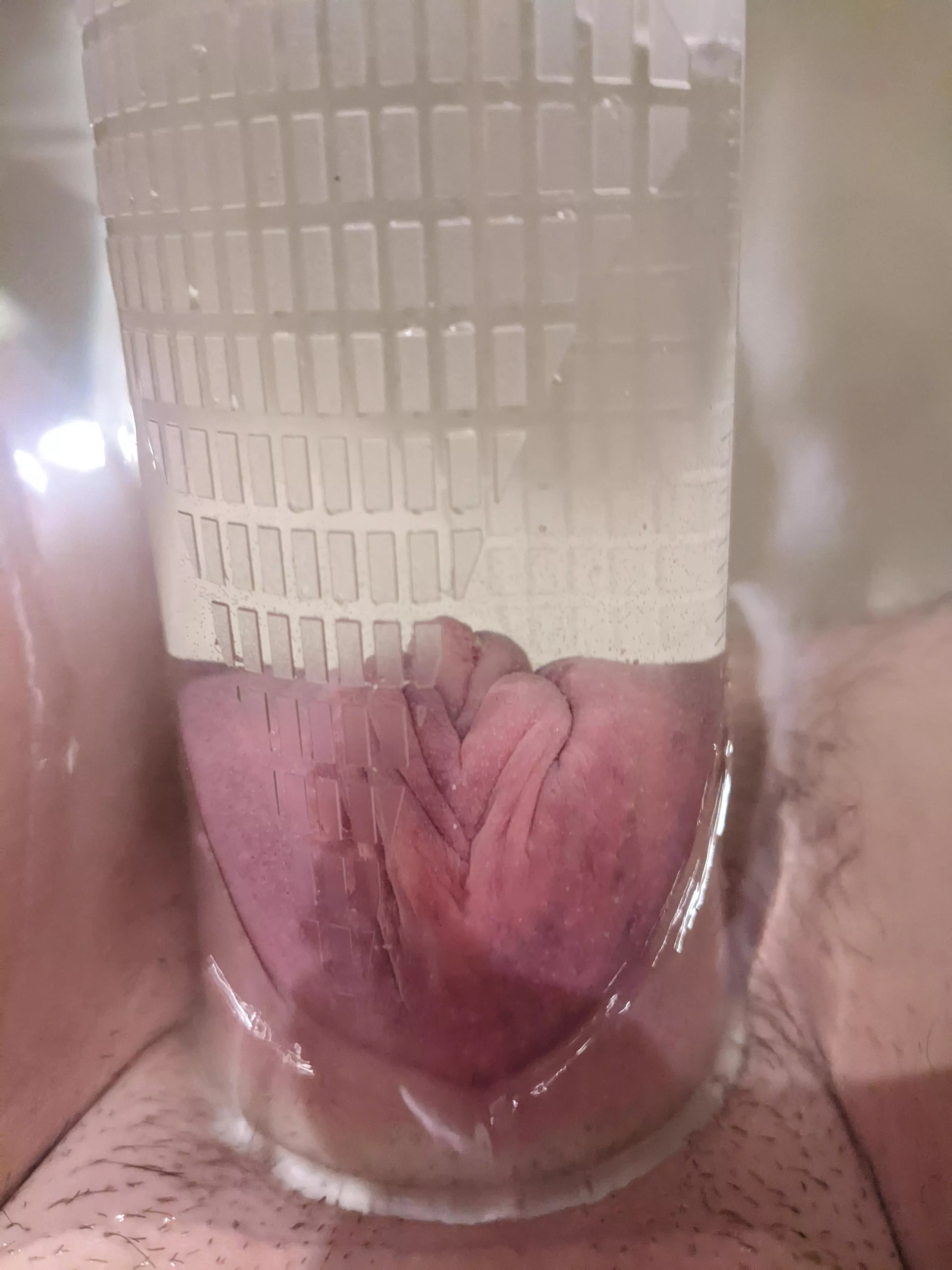 (FtM) Pumping in the bath. posted by Neat-Chemistry-7816