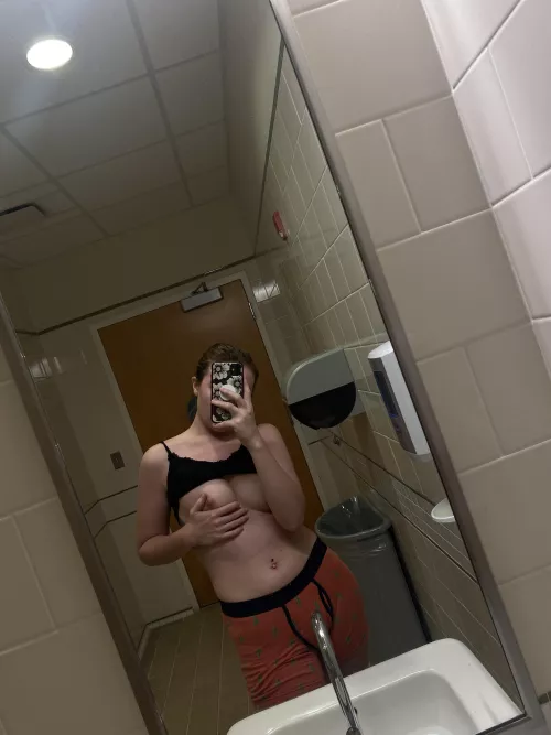 (f)unny shorts today😛 by kinkybinks