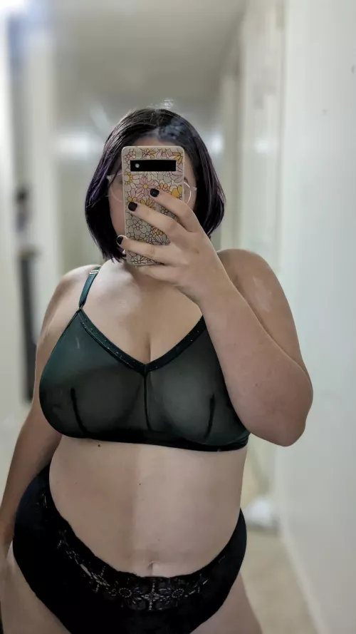 Give mommy a kiss goodnight 💋 by kydh98