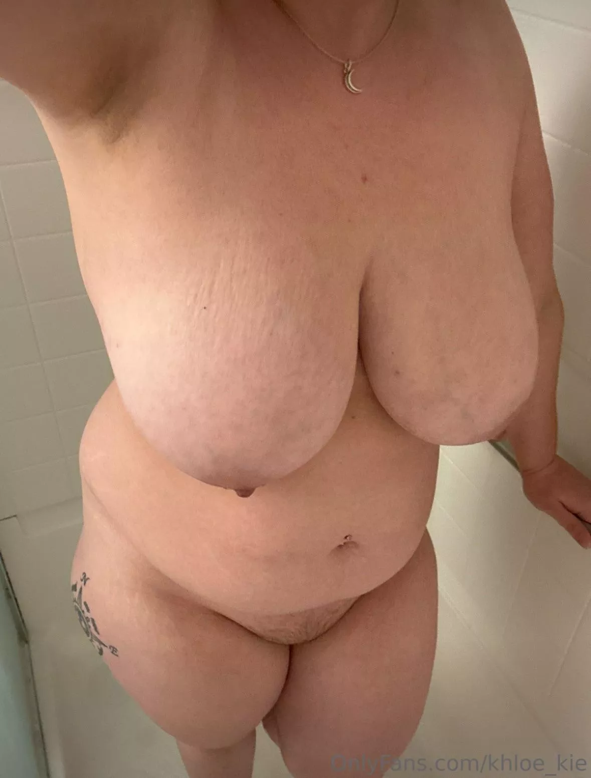 Gotta head to work but I have a little while to shower with you if you’d like 😘 posted by Khloe_Kie