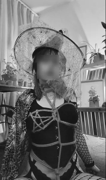 Hajime Kinoko inspired throat tie, single column cross-leg tie with an improvised mid-section and breast pentagram connecting to the throat posted by -lilnissa