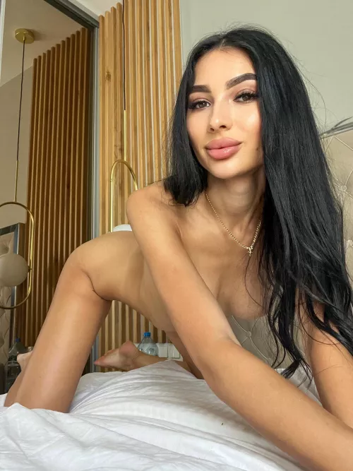 I'm built to take a pounding! by thefloppyfulfill