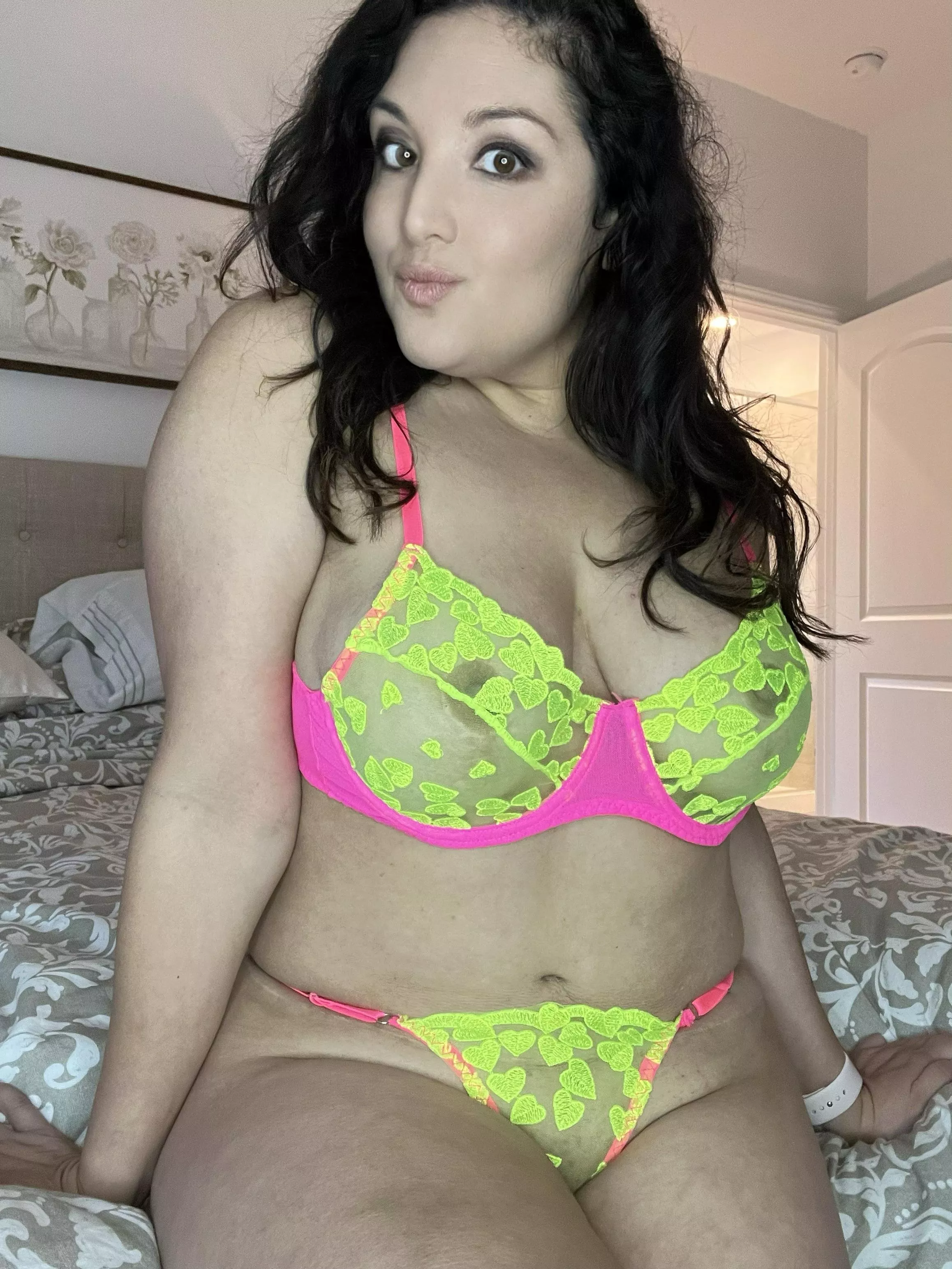 I’m so happy that mom bods still turn you on posted by sexxymilf1030