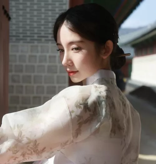 Is there a jav actress with this type of beauty? by Neither-Let-3680