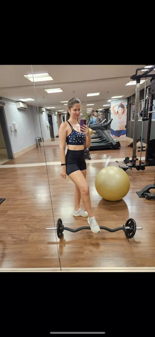 It’s been 3 days since i’ve been approached in the gym… kinda makes me sad [F] by EstherJeFace