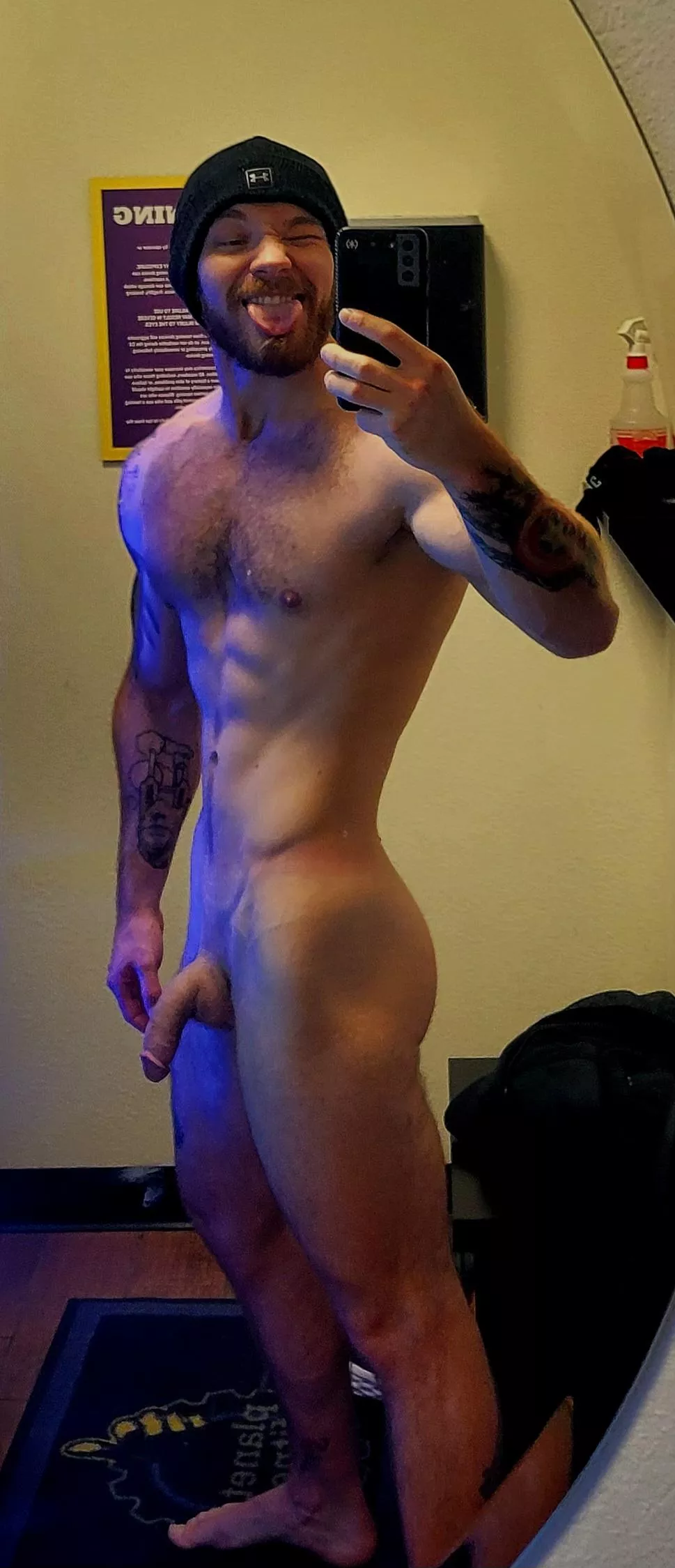 Just a gym selfie for you😏💪 (26) posted by RickySteel26