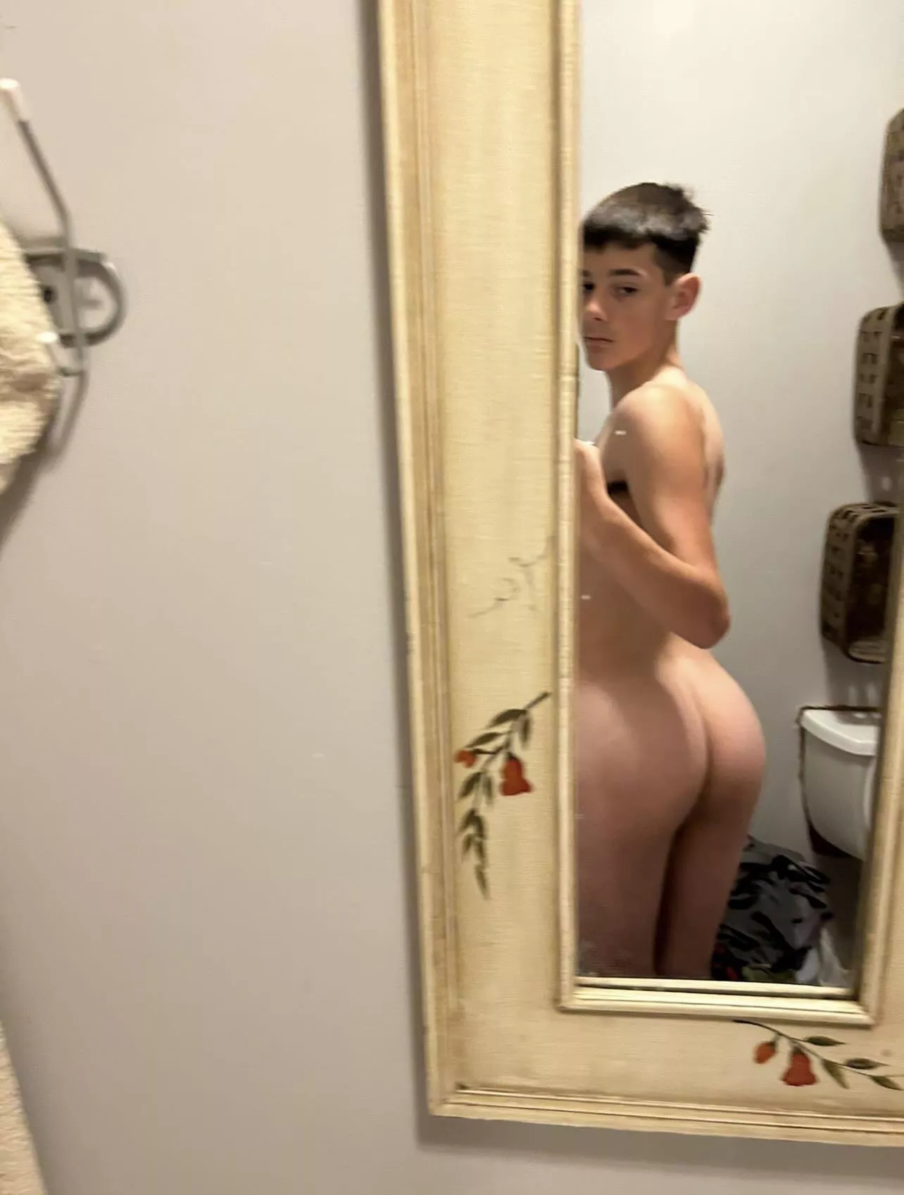 Let’s fuck raw posted by Hornygaydude69