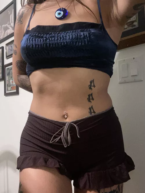 love my belly being out in this crop top by sweetcheriexoxo