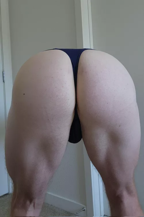 [M] I love wearing this thong to the gym and getting changed by BloeJogs