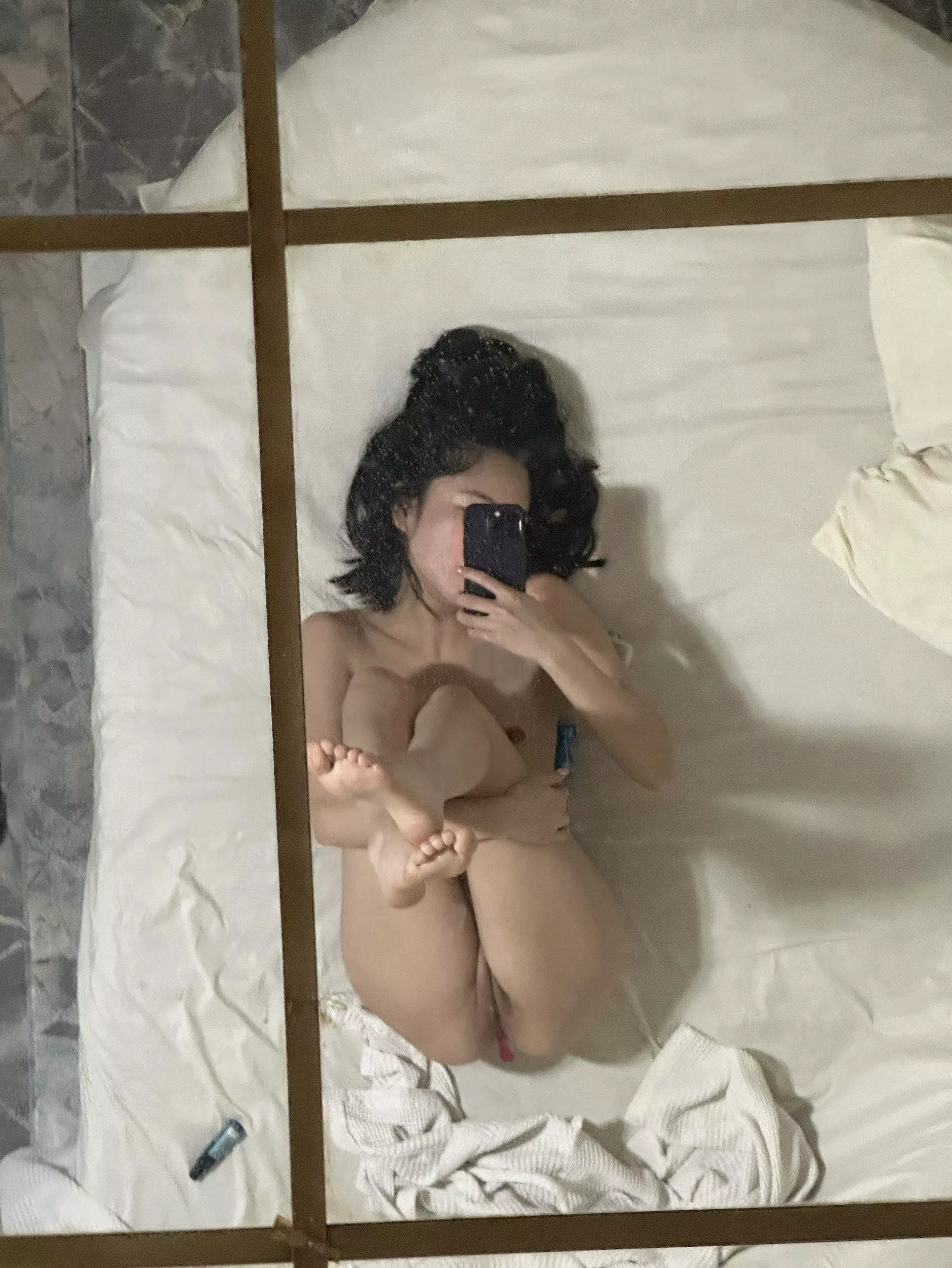 Mirror ceilings give the best view posted by murr_meow