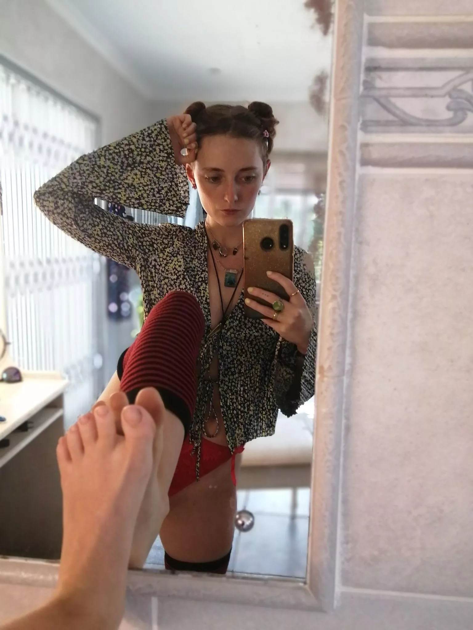 Mirror selfies can catch everything about yourself F18 posted by dewcarrot