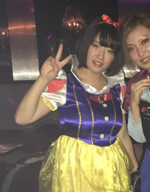 My Halloween cosplay of Snow White by associasian