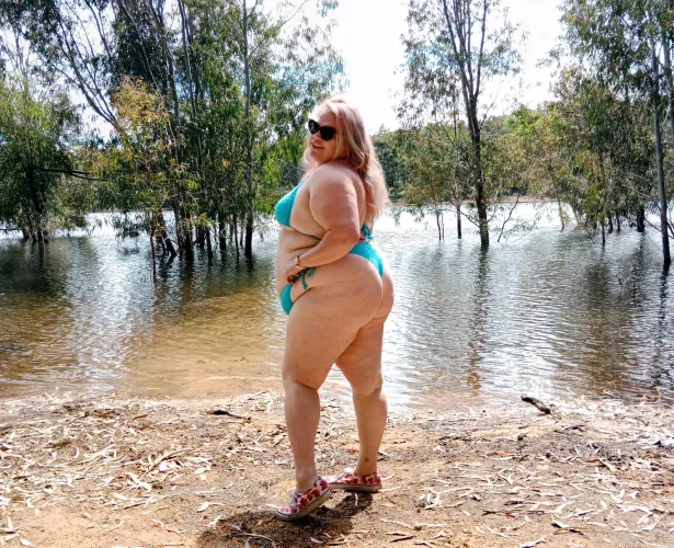 Suns out, buns out...who loves BBW bikini weather? by onlyjaynefan
